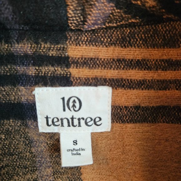 Tentree Plaid Fannel Cacoon Cardigan - Picture 8 of 9